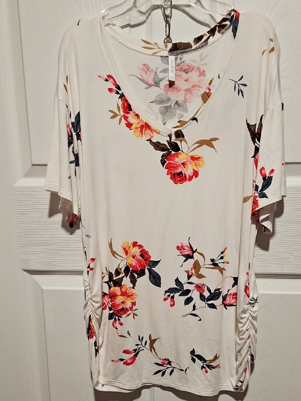 Dollcake Ivory Floral V-Neck Tunic with Pink & Red Roses